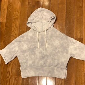 Grey/white short sleeved hoodie